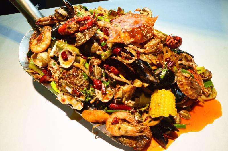 梁园铁锹海鲜加盟店